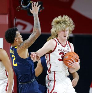 COLUMN: One game is not enough to decide whether or not West Virginia can be better without Oscar Tshiebwe